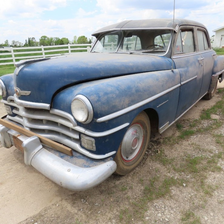 1949 Chrysler Windsor 4dr Sedan
