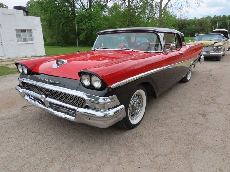 1958-ford-fairlane-500-skyliner-retractable-hardtop-image-1
