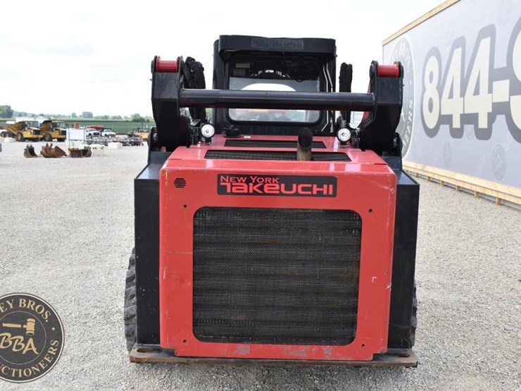 2016-takeuchi-ts80v2-image-9