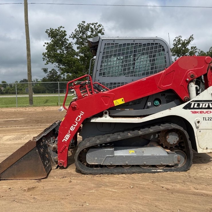 2023 TAKEUCHI TL10V2