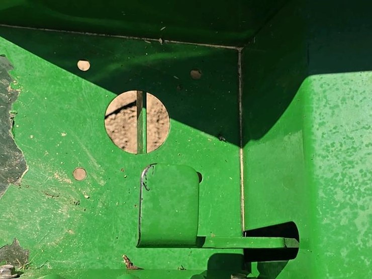 2015-john-deere-5065e-image-76
