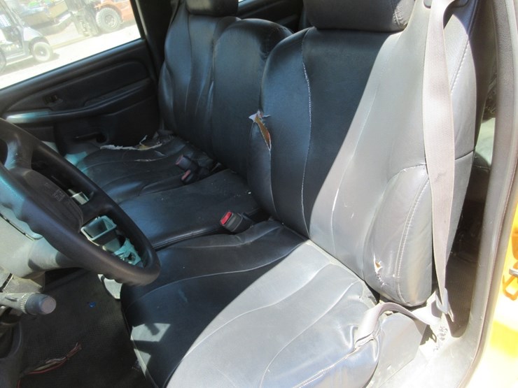 2001-gmc-3500-image-8