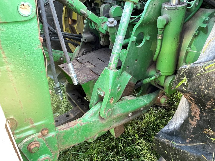john-deere-8400-image-10