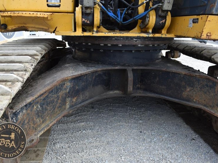 2013-deere-350g-lc-image-33
