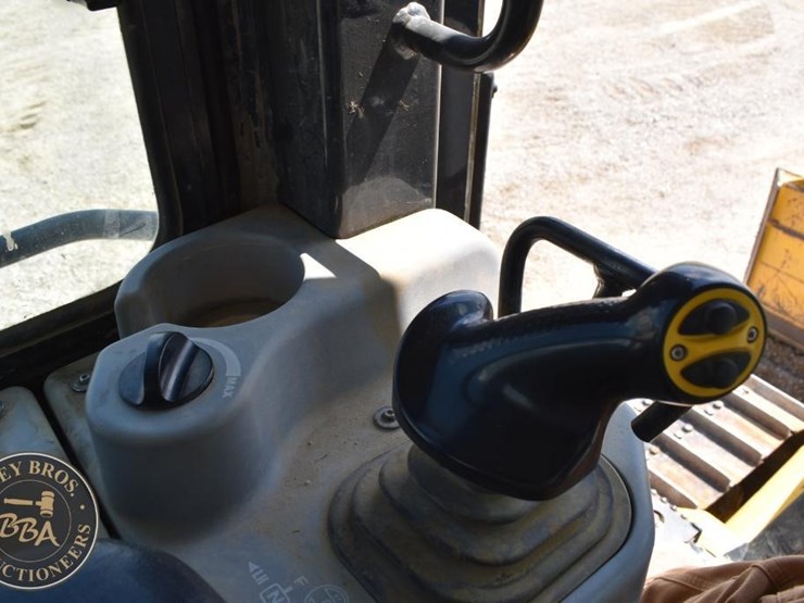 2014-komatsu-d51exi-22-image-67