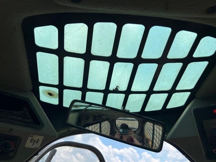 2016-caterpillar-259d-image-30