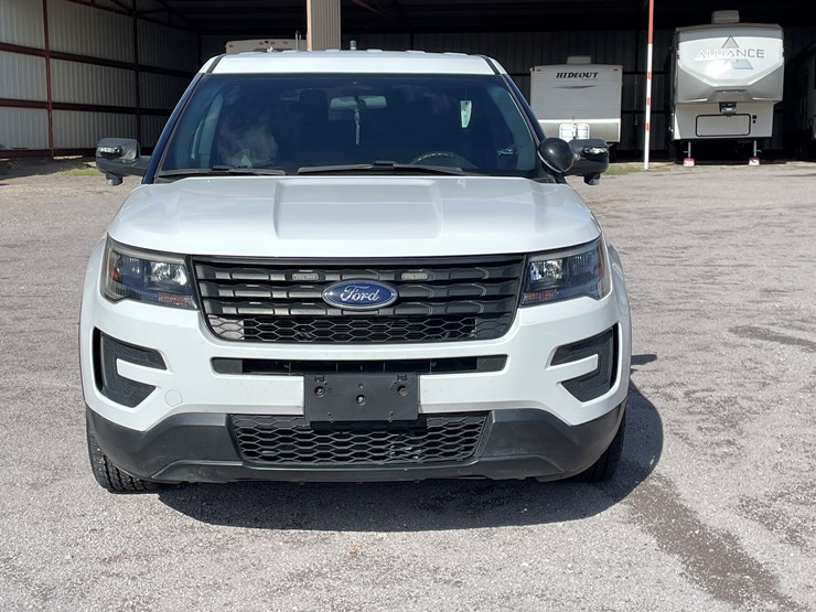 2018-ford-explorer-image-3