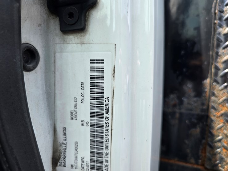 2012-international-durastar-4300-image-70