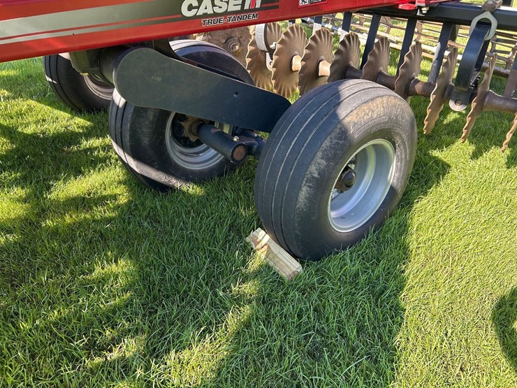 case-ih-330-image-8