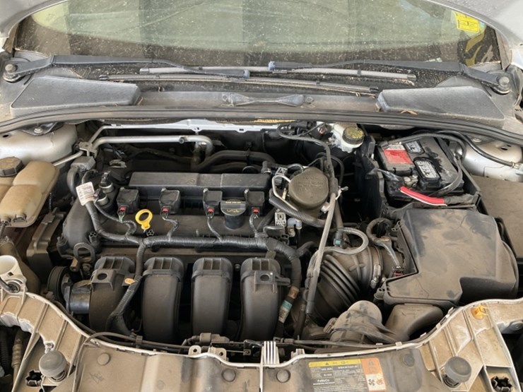 2014-ford-focus-sdn-image-9