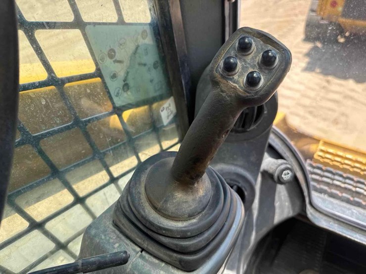 2018-caterpillar-299d2-image-34
