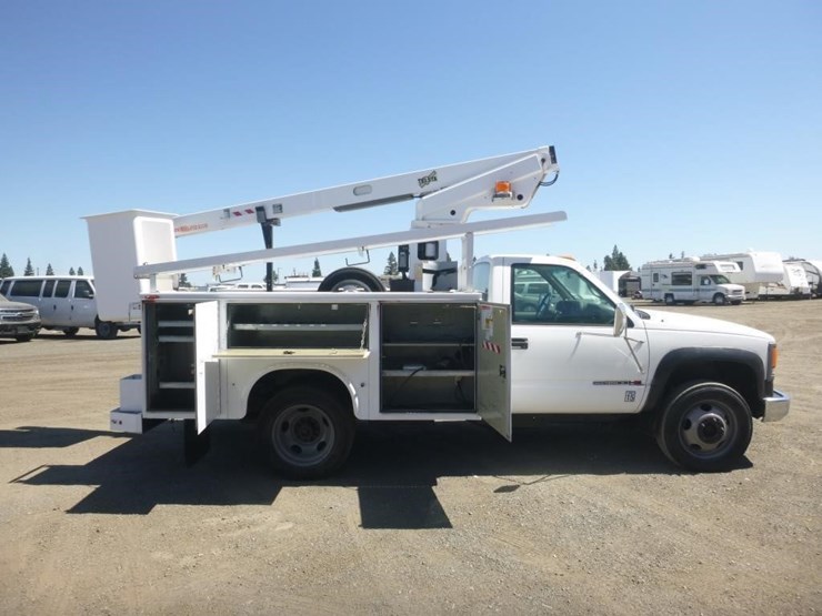2000-gmc-3500-image-8