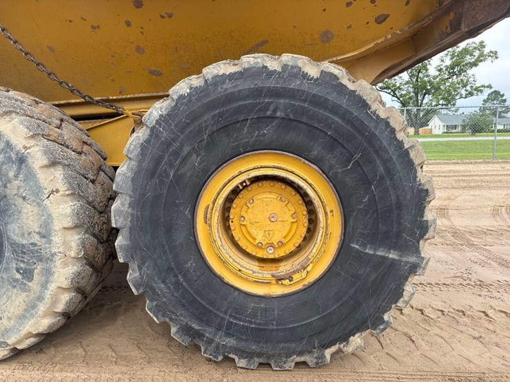 2015-caterpillar-745c-image-9