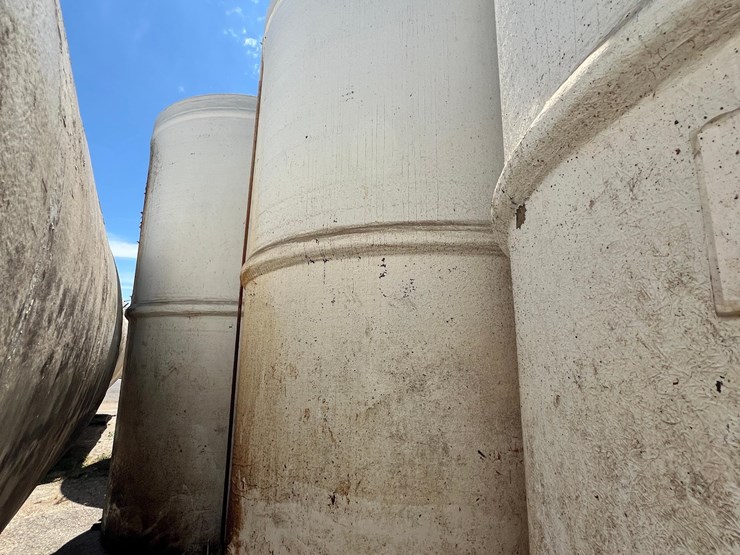 7,000-gallon-(approx.)-fiberglass-liquid-feed-storage-tank-image-4