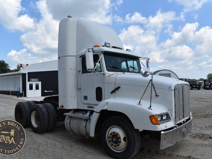 1999-freightliner-fld112-image-20