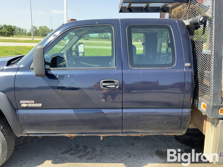 2005-chevrolet-silverado-3500-image-13