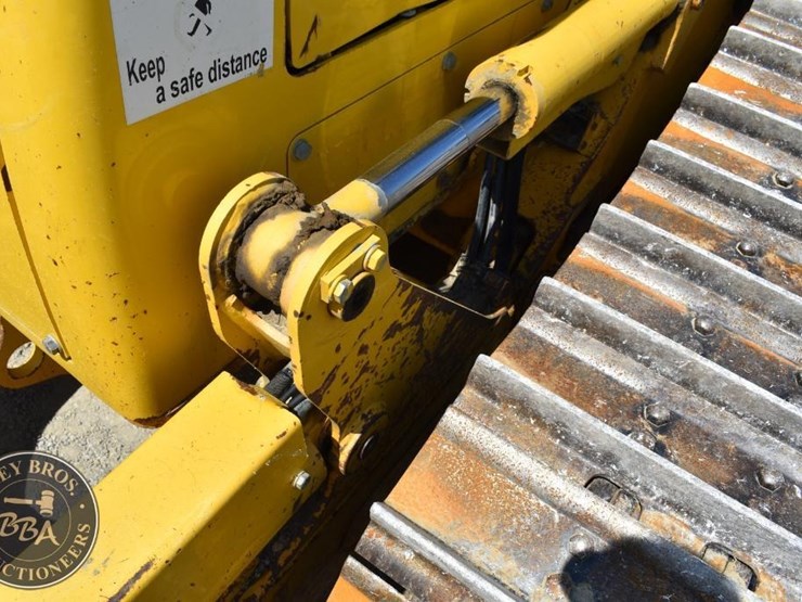 2014-komatsu-d51exi-22-image-38