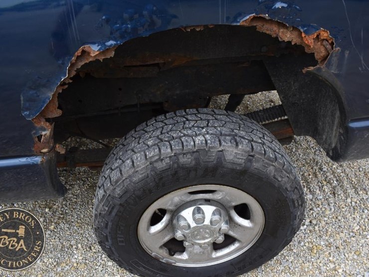 2005-dodge-2500-image-19