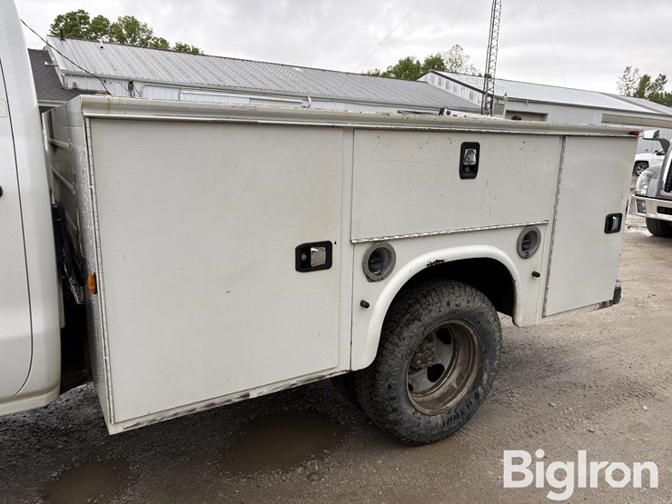 2016-chevrolet-silverado-3500-image-9