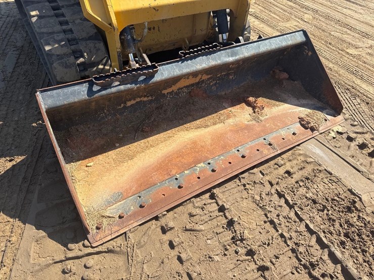 2021-caterpillar-259d3-image-19