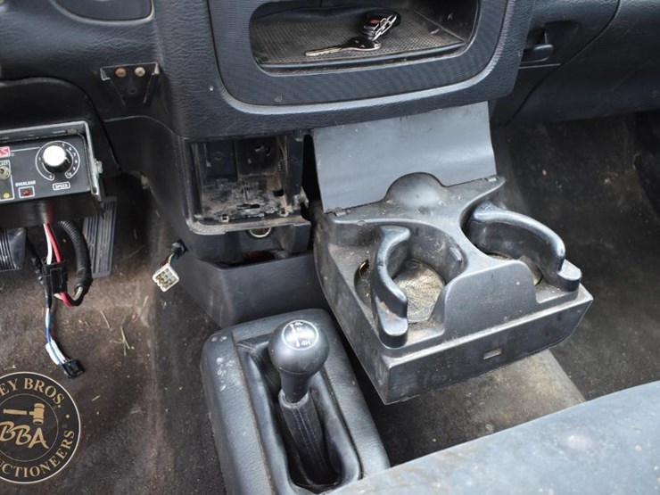 2005-dodge-2500-image-35