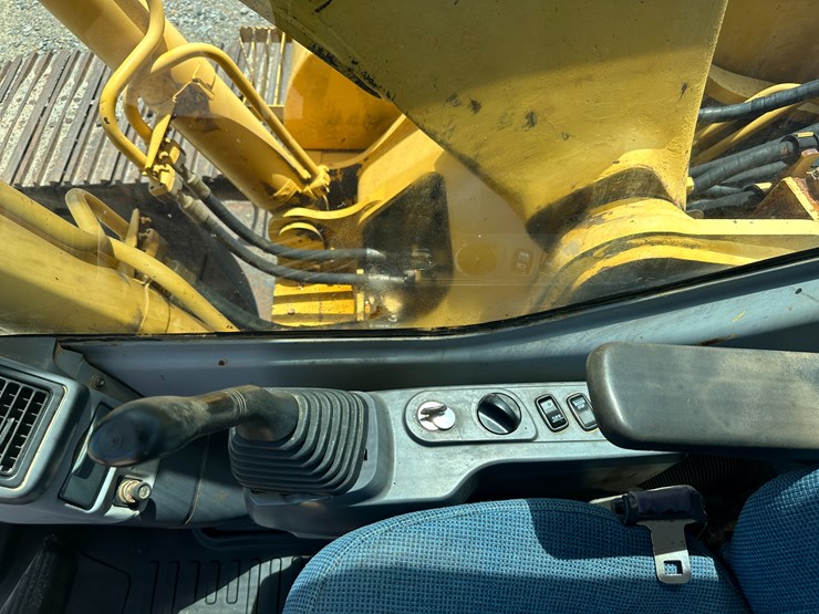 komatsu-pc200-image-82