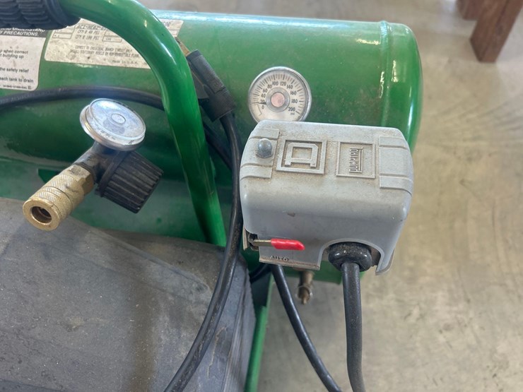 john-deere-air-compressor-image-6
