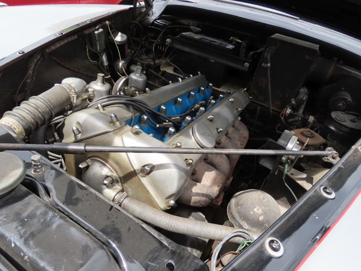 1960-jaguar-mark-ix-image-11