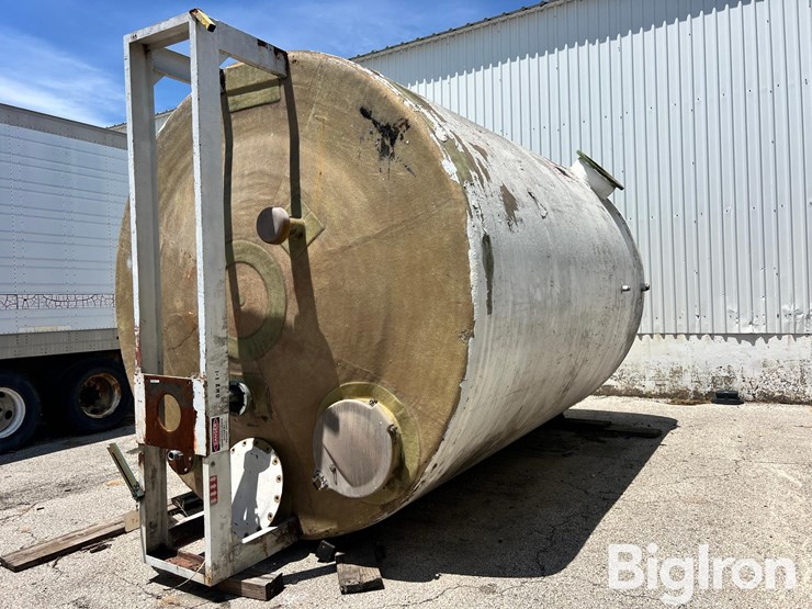 8,000-gallon-(approx.)-fiberglass-liquid-feed-storage-tank-image-3