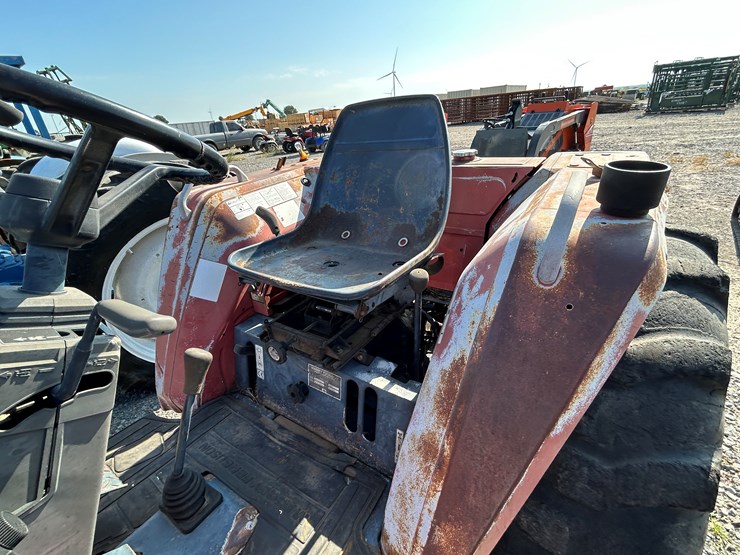 massey-ferguson-1433-image-16
