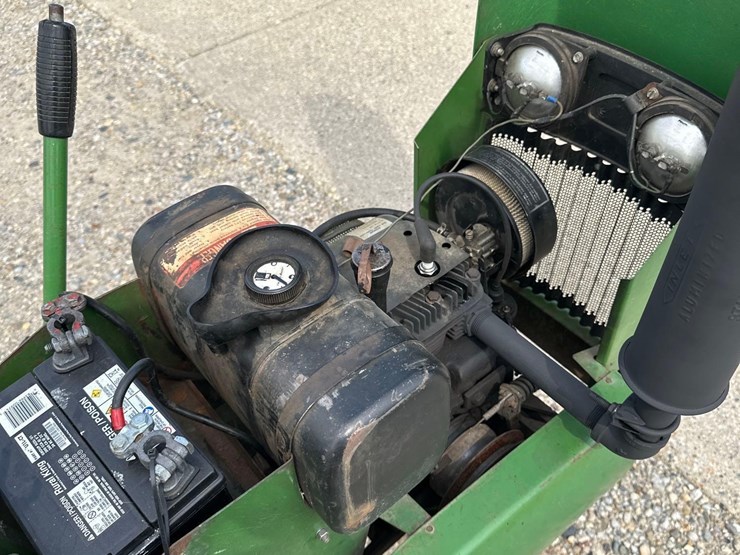 john-deere-110-image-9