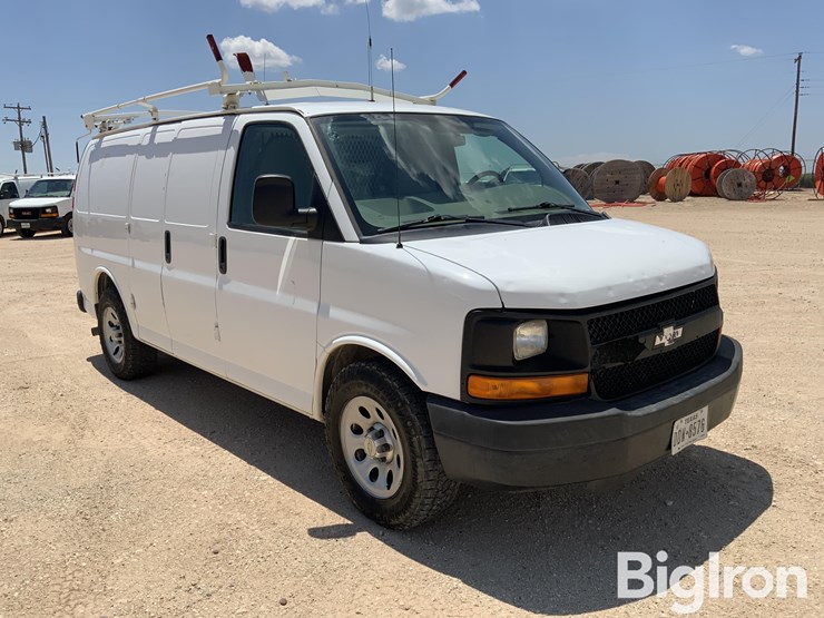 2014-chevrolet-express-1500-image-3