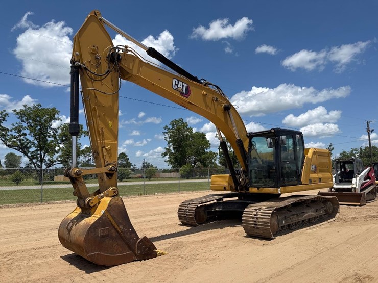 2020-caterpillar-326-image-2