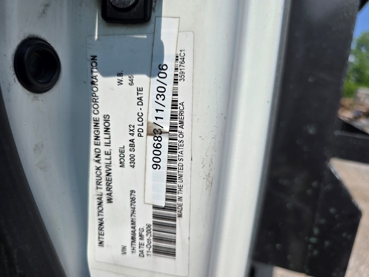 2007-international-durastar-4300-image-74