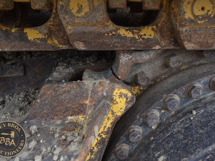 2015-komatsu-d61exi-23-image-19