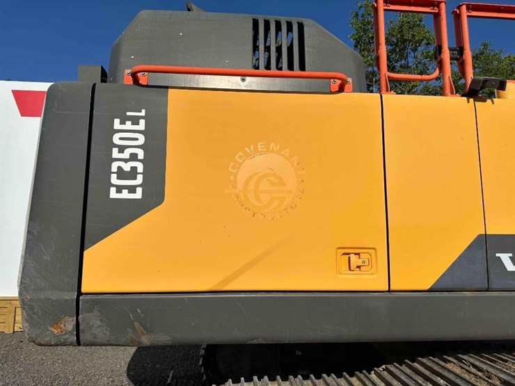 2019-volvo-ec350-excavator-image-11