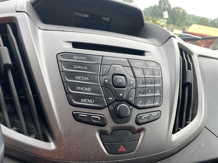 2015-ford-transit-image-76