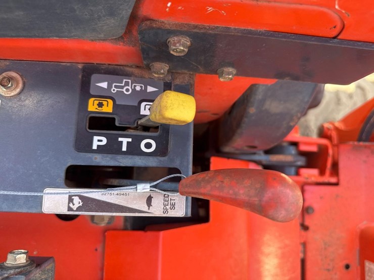2005-kubota-l39-image-30