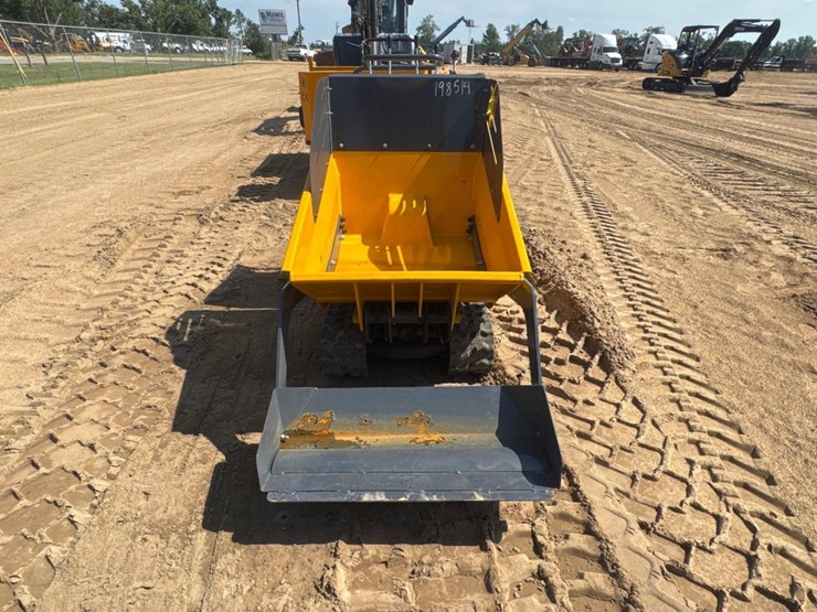 2024-agt-industrial-qht-500fl-concrete-buggy-image-3
