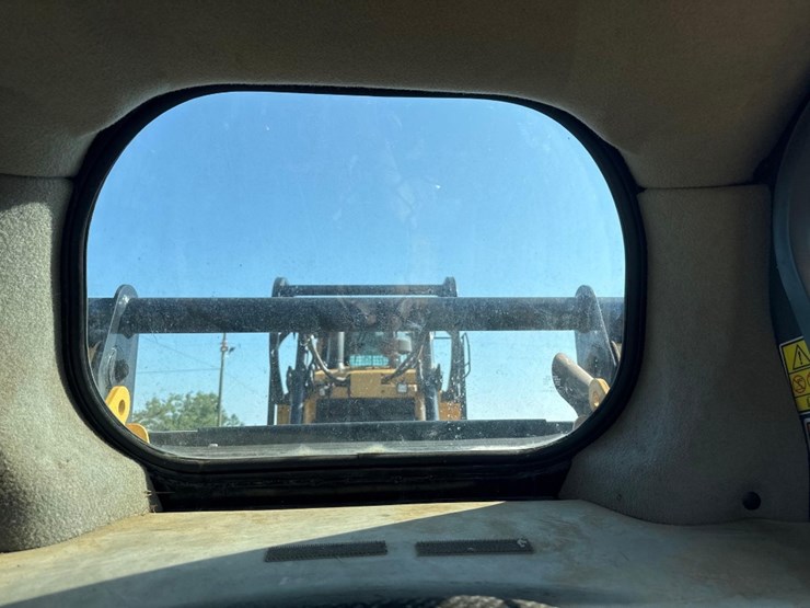 2014-caterpillar-259d-image-32
