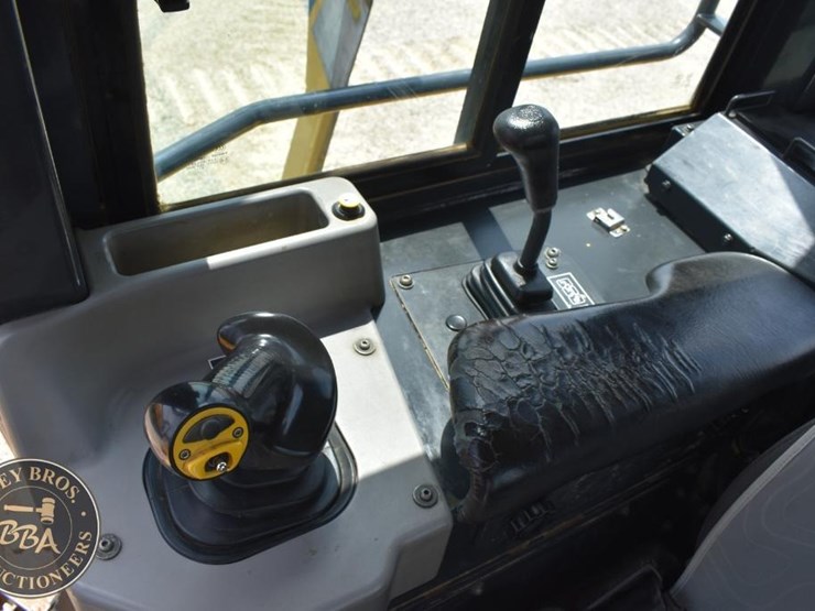 2015-komatsu-d61exi-23-image-46