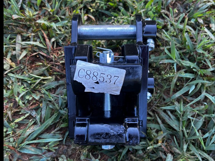 #136-•-quick-coupler-image-1