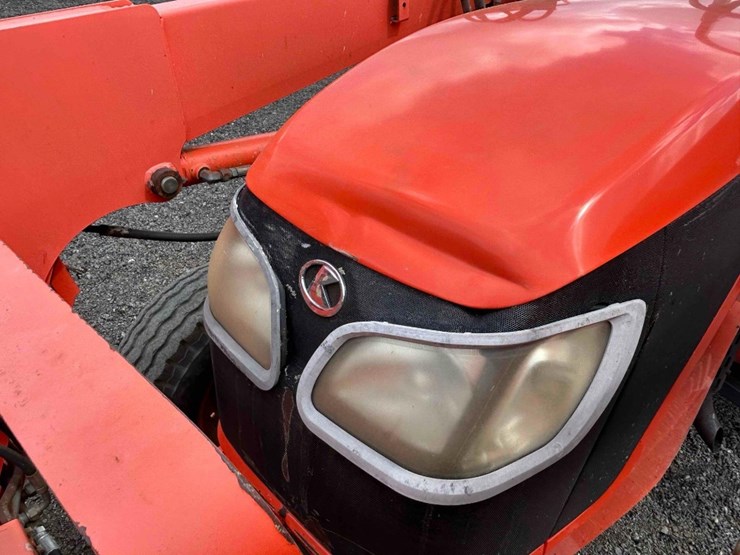 2007-kubota-m5040f-image-10