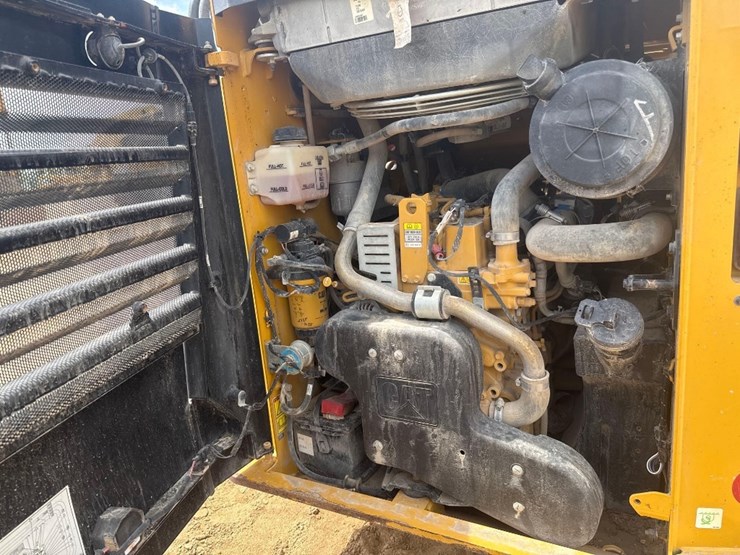 2022-caterpillar-259d3-image-21