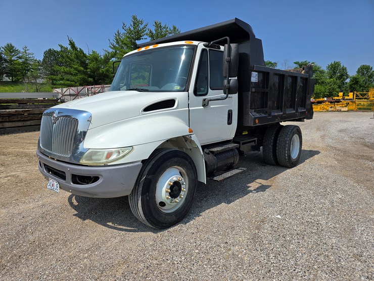 2007-international-durastar-4300-image-3