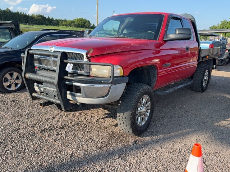2001-dodge-ram-2500-image-1
