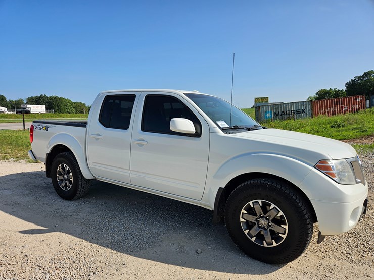 2016-nissan-frontier-image-22