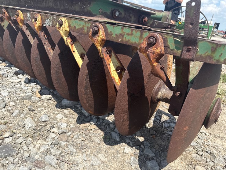 john-deere-10-image-8