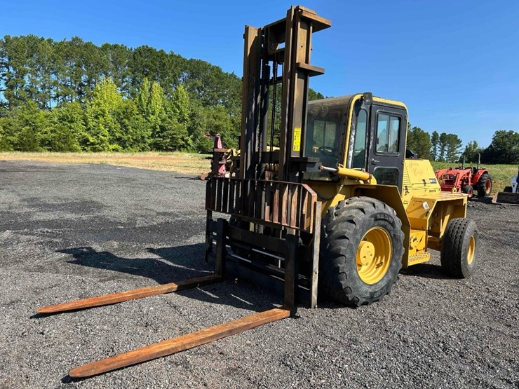 2010-caterpillar-cm1210106-rought-terrain-forklift-image-8