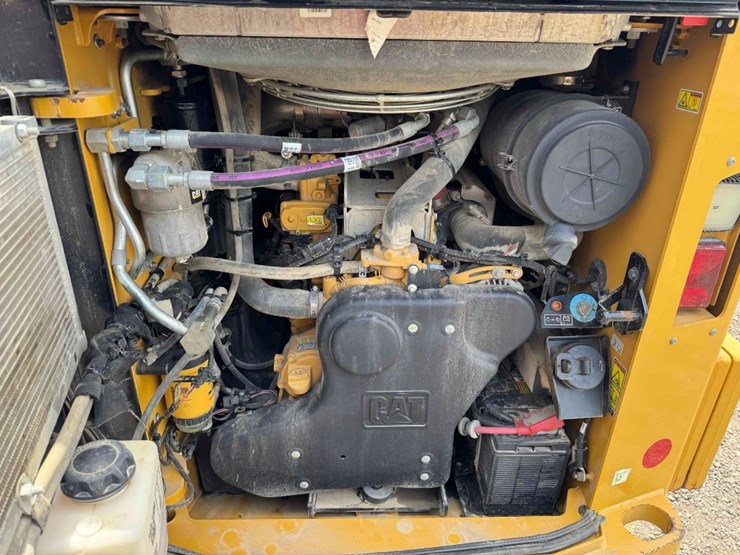 2022-caterpillar-299d3-image-21